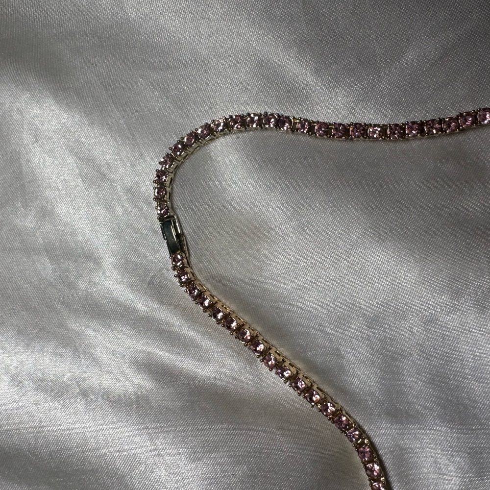 Gold necklace with pink gems - Picture 2 of 5